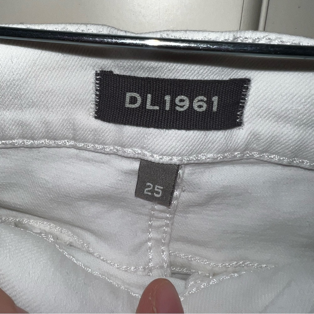 Mara instasculpt straight legged DL1961 white cropped jeans - Picture 5 of 12